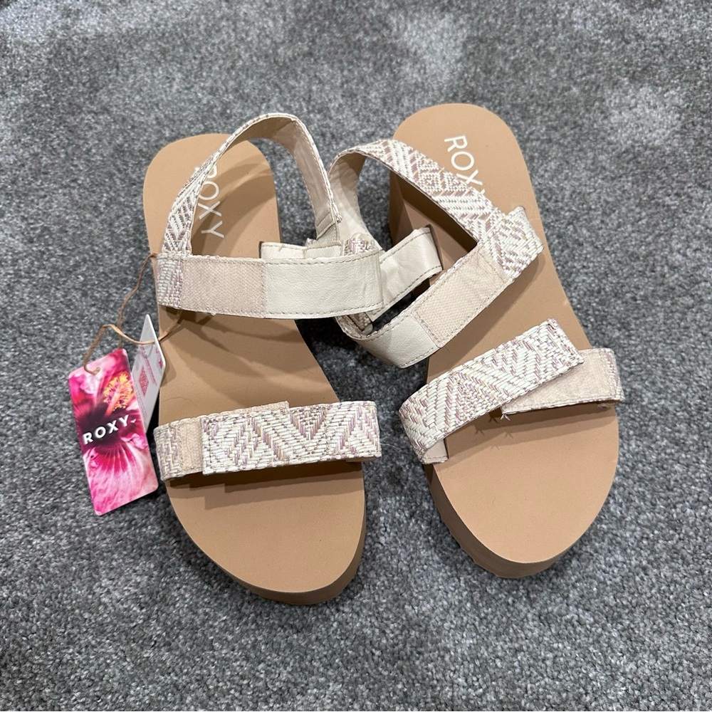 NWT Roxy Women's Cream Sandals